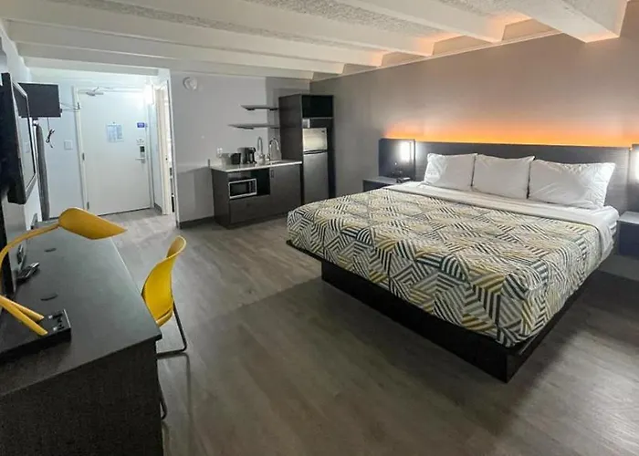 6 Rockford, Il - Rfd Airport Hotel 2*